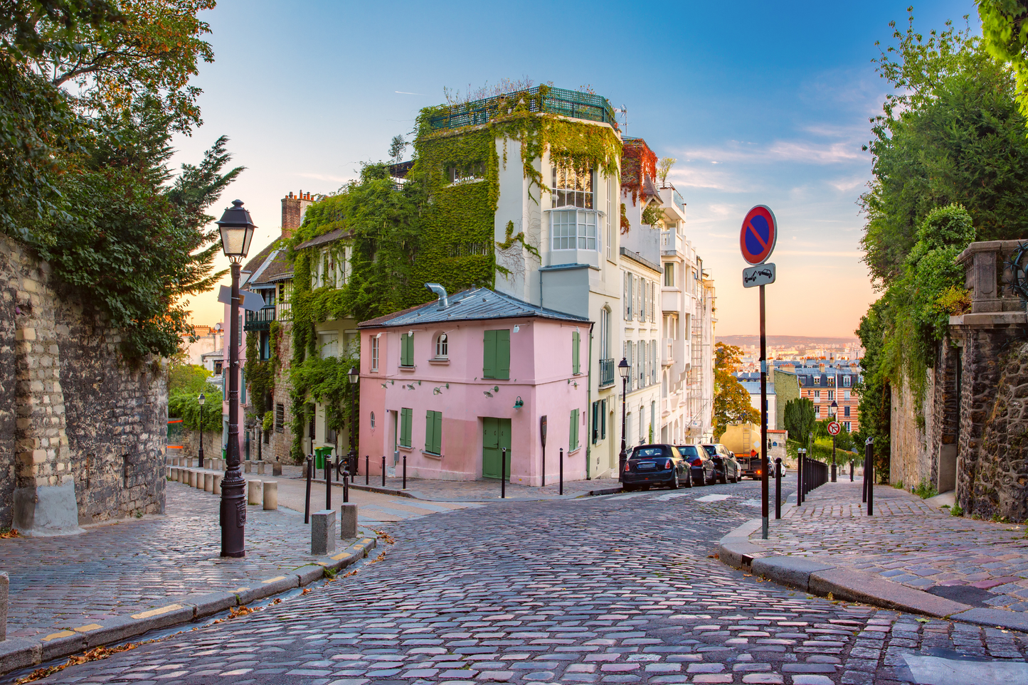 La Maison Rose, Montmartre – Paris' artists' district